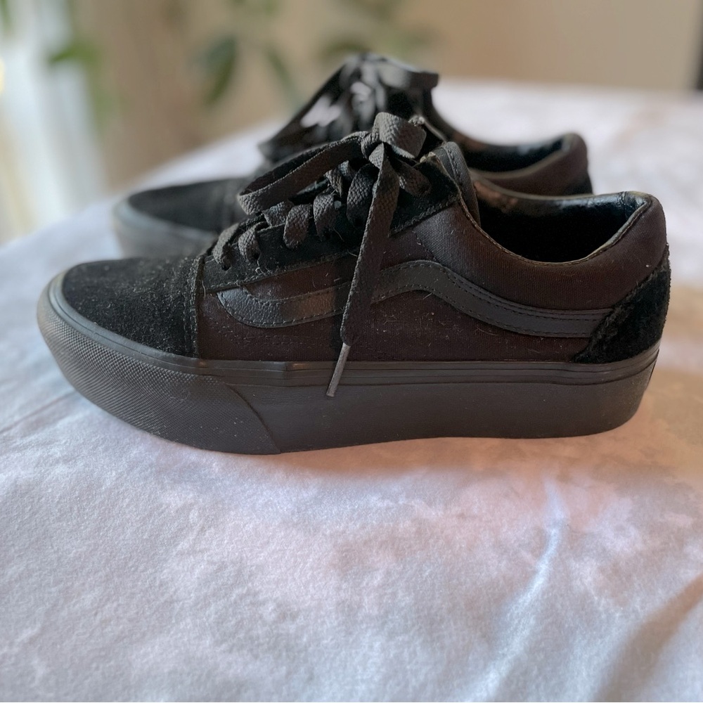 Old skool vans canvas swede shoes. Black